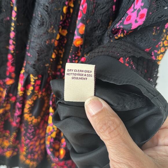 Free People Silk / Lace Boho MIDI Skirt Pleats Size 8 Color is Black / Hot Pink - Picture 5 of 10